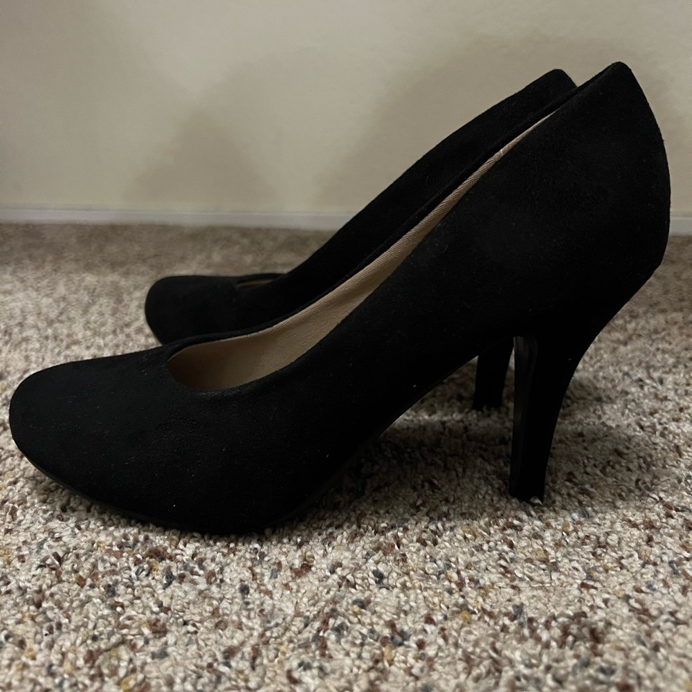Forever Black Pumps